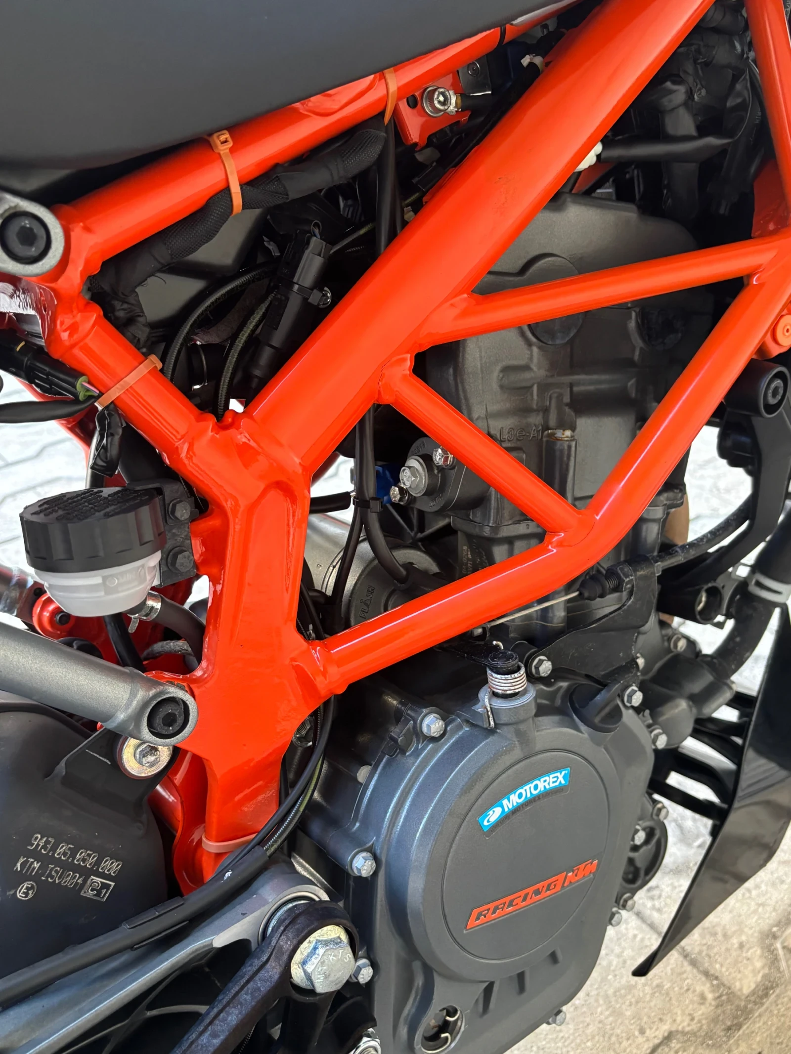 Ktm Duke 125 ABS - изображение 10