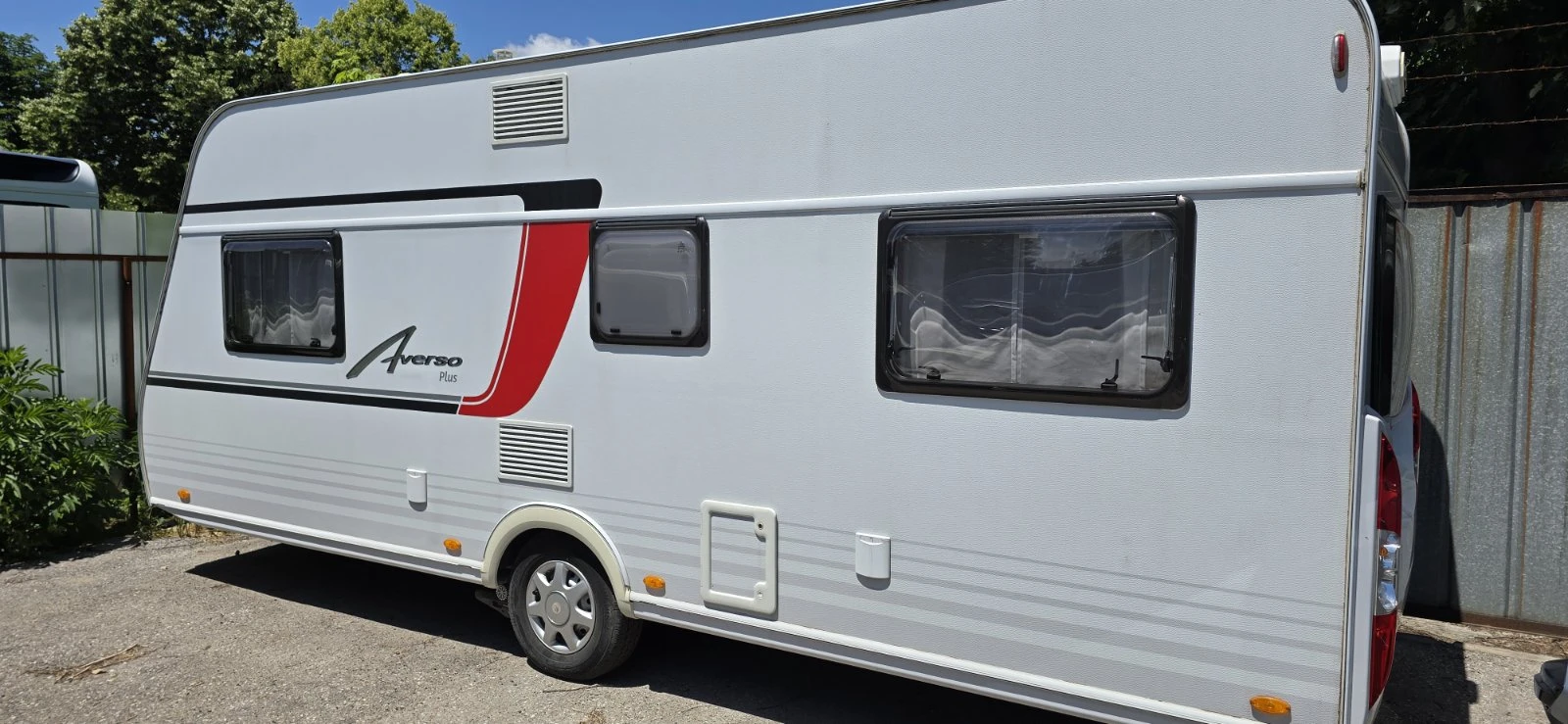 Каравана Burstner Averso 520 plus, снимка 3 - Каравани и кемпери - 55143333