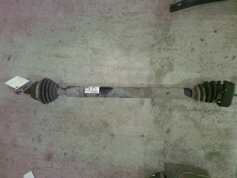 полуоска предна дясна за Фолксваген Голф  4 1.6