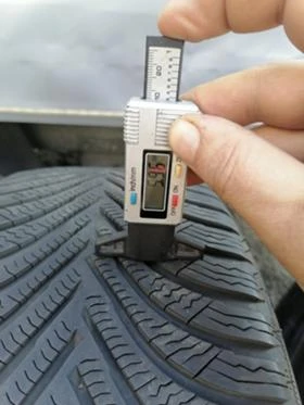 Гуми Зимни 225/50R17, снимка 4