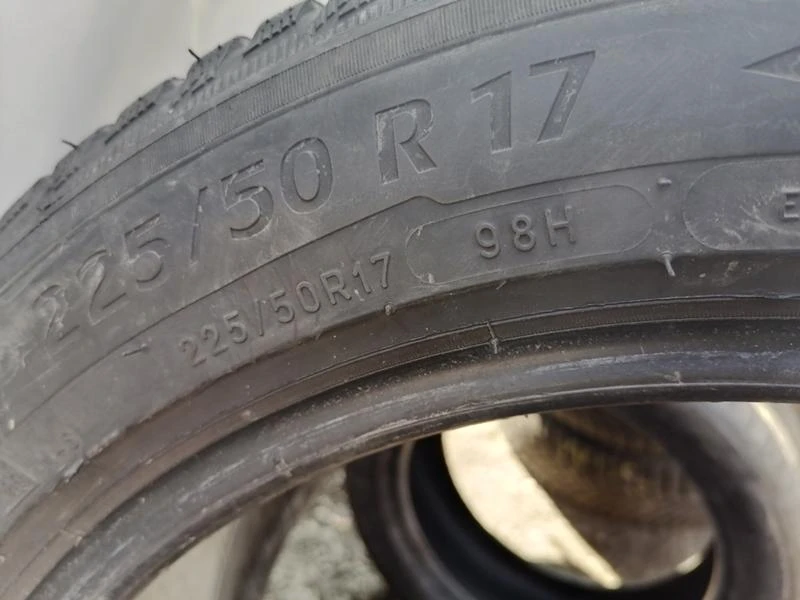 Гуми Зимни 225/50R17, снимка 9 - Гуми и джанти - 32079458