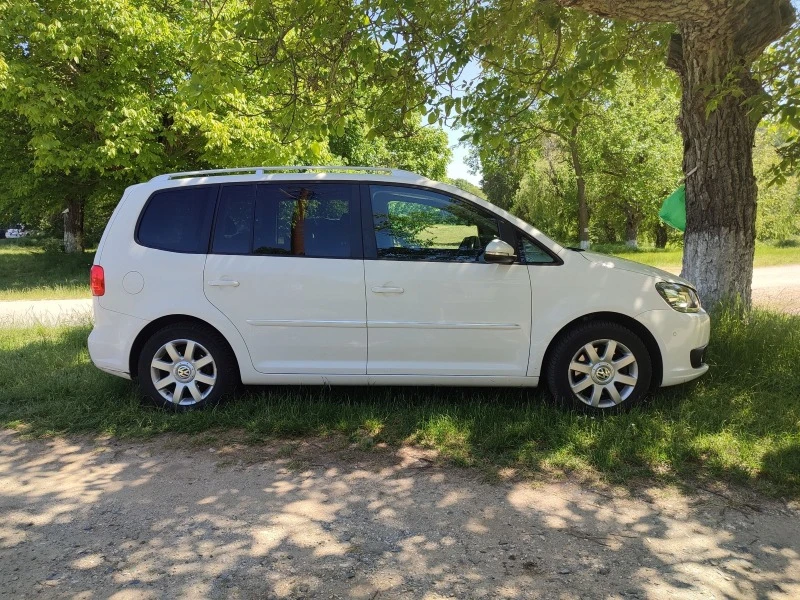 VW Touran 2.0 DSG, снимка 7 - Автомобили и джипове - 42957981