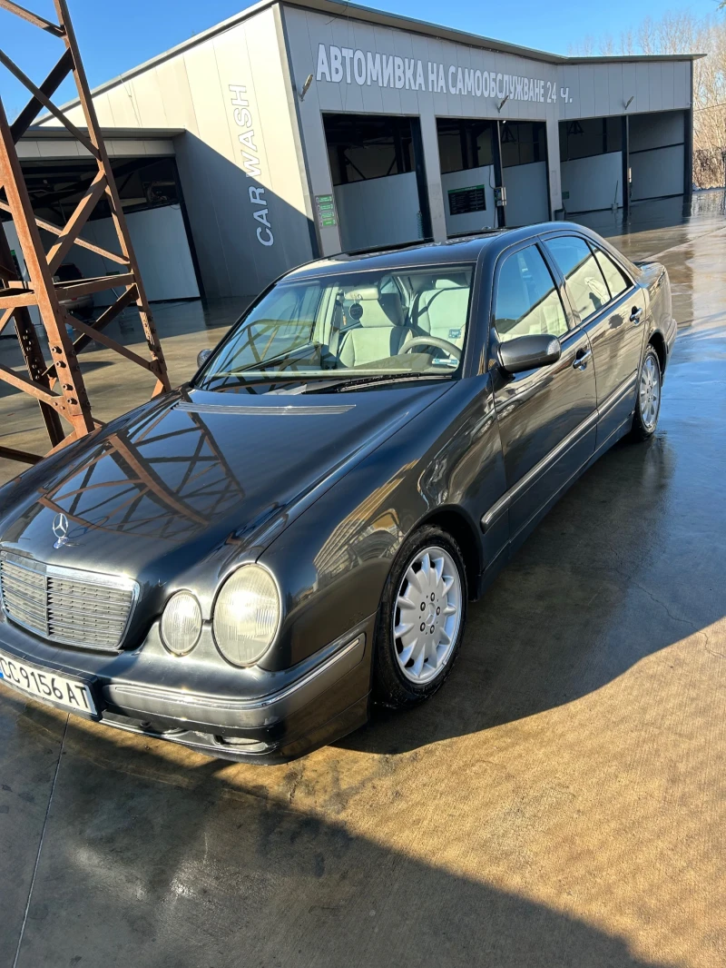 Mercedes-Benz E 270 2.7 CDI, снимка 2 - Автомобили и джипове - 48405850