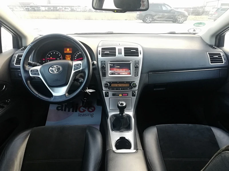 Toyota Avensis 1.8Iklima navi, снимка 14 - Автомобили и джипове - 48704828