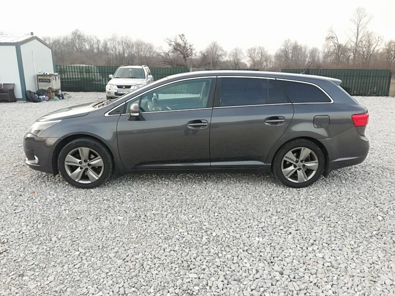 Toyota Avensis 1.8Iklima navi, снимка 3 - Автомобили и джипове - 48704828