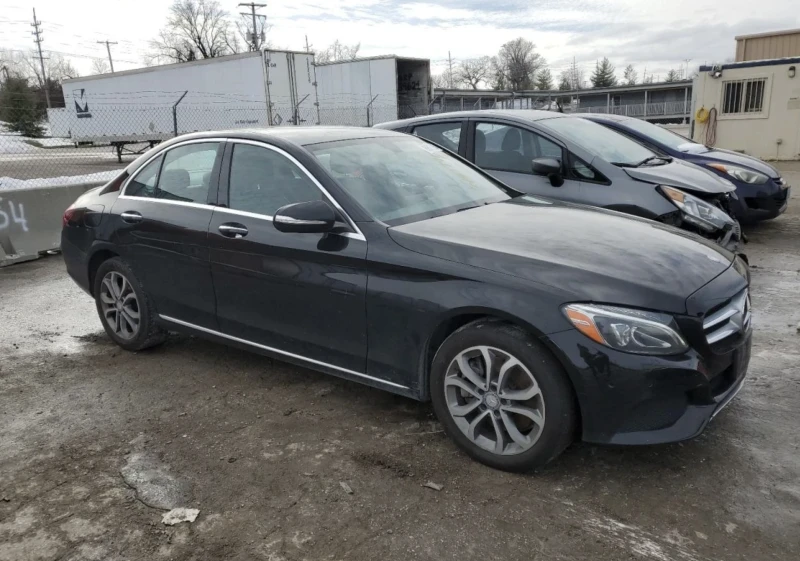 Mercedes-Benz C 300, снимка 2 - Автомобили и джипове - 48976113