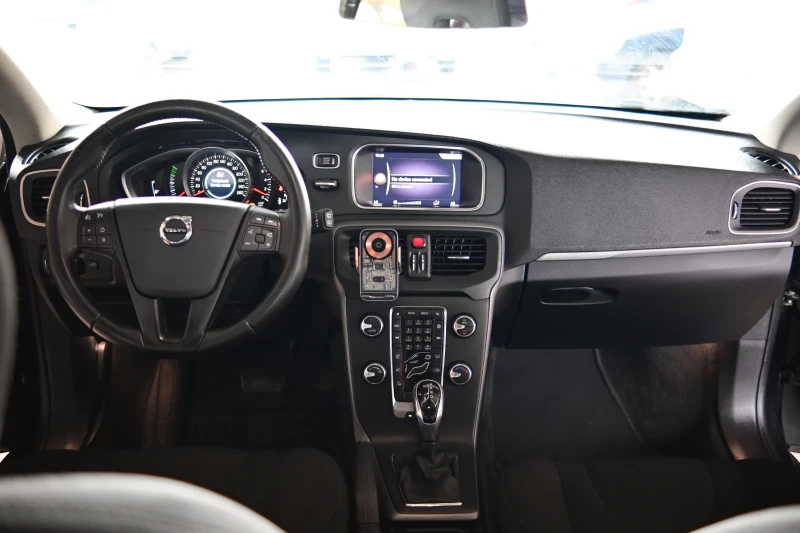 Volvo V40 D2, снимка 10 - Автомобили и джипове - 53467884