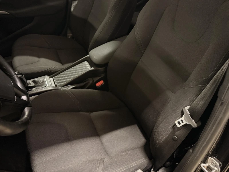 Volvo V40 D2, снимка 12 - Автомобили и джипове - 52840594