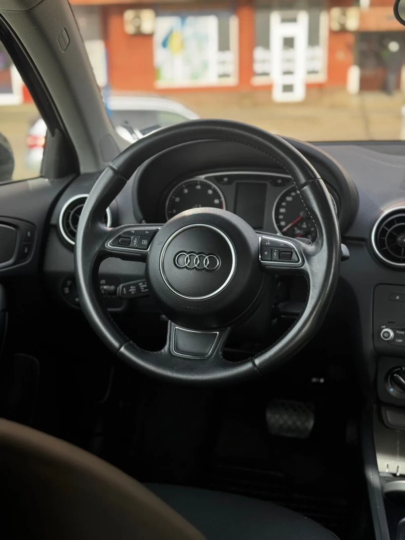 Audi A1 Sportback, снимка 11 - Автомобили и джипове - 52919330