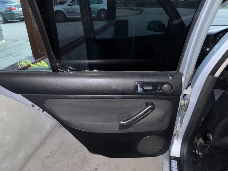 VW Golf Special, снимка 4 - Автомобили и джипове - 53047086