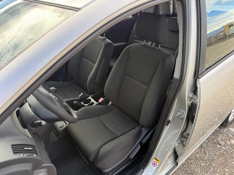 Toyota Corolla verso 2.0D4D 116к.с./Темпомат/Климатроник/Лизинг, снимка 9 - Автомобили и джипове - 53065062