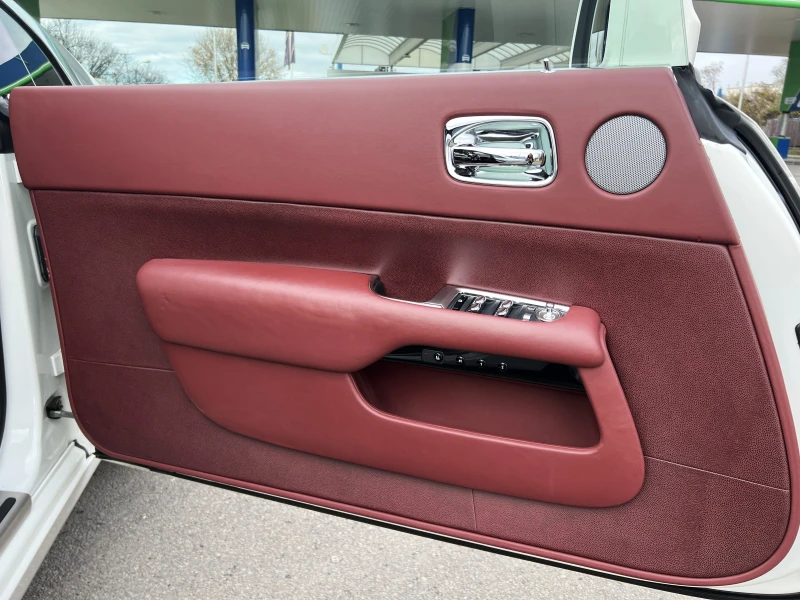 Rolls-Royce Wraith 6.6 V12/ TWO-TONE/ PANO/ 360/, снимка 8 - Автомобили и джипове - 53186253