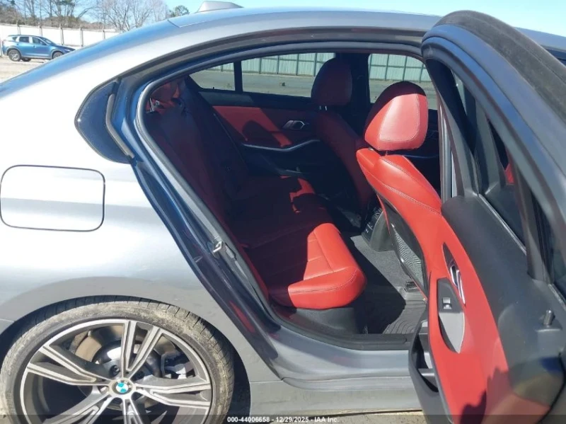 BMW 330 i XDRIVE, снимка 8 - Автомобили и джипове - 53410898