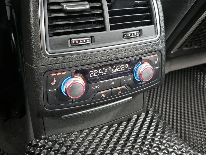 Audi A6 2.0 TDI, снимка 17 - Автомобили и джипове - 54147948