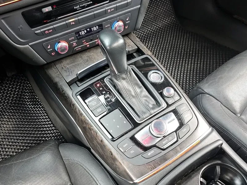 Audi A6 2.0 TDI, снимка 9 - Автомобили и джипове - 54147948