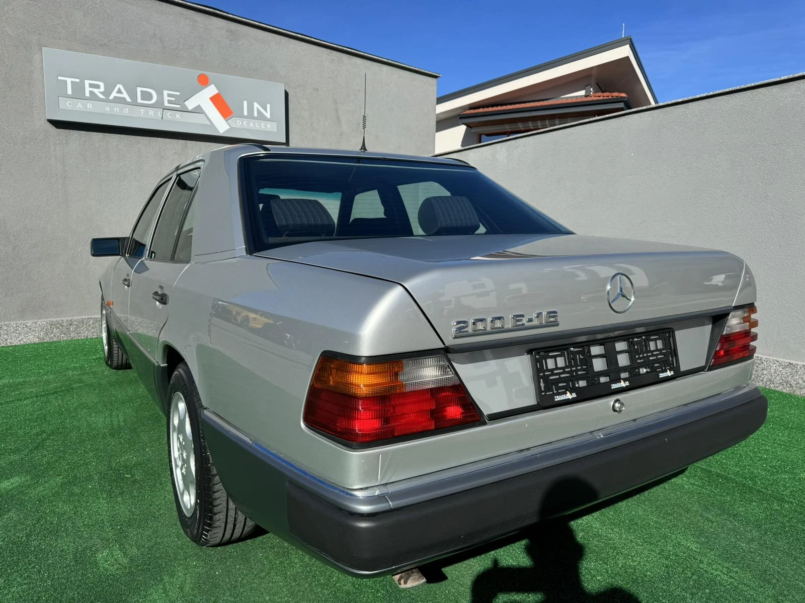 Mercedes-Benz 200 E 16 - изображение 6