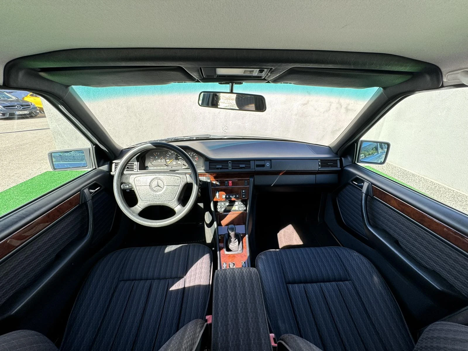 Mercedes-Benz 200 E 16 | Mobile.bg   11