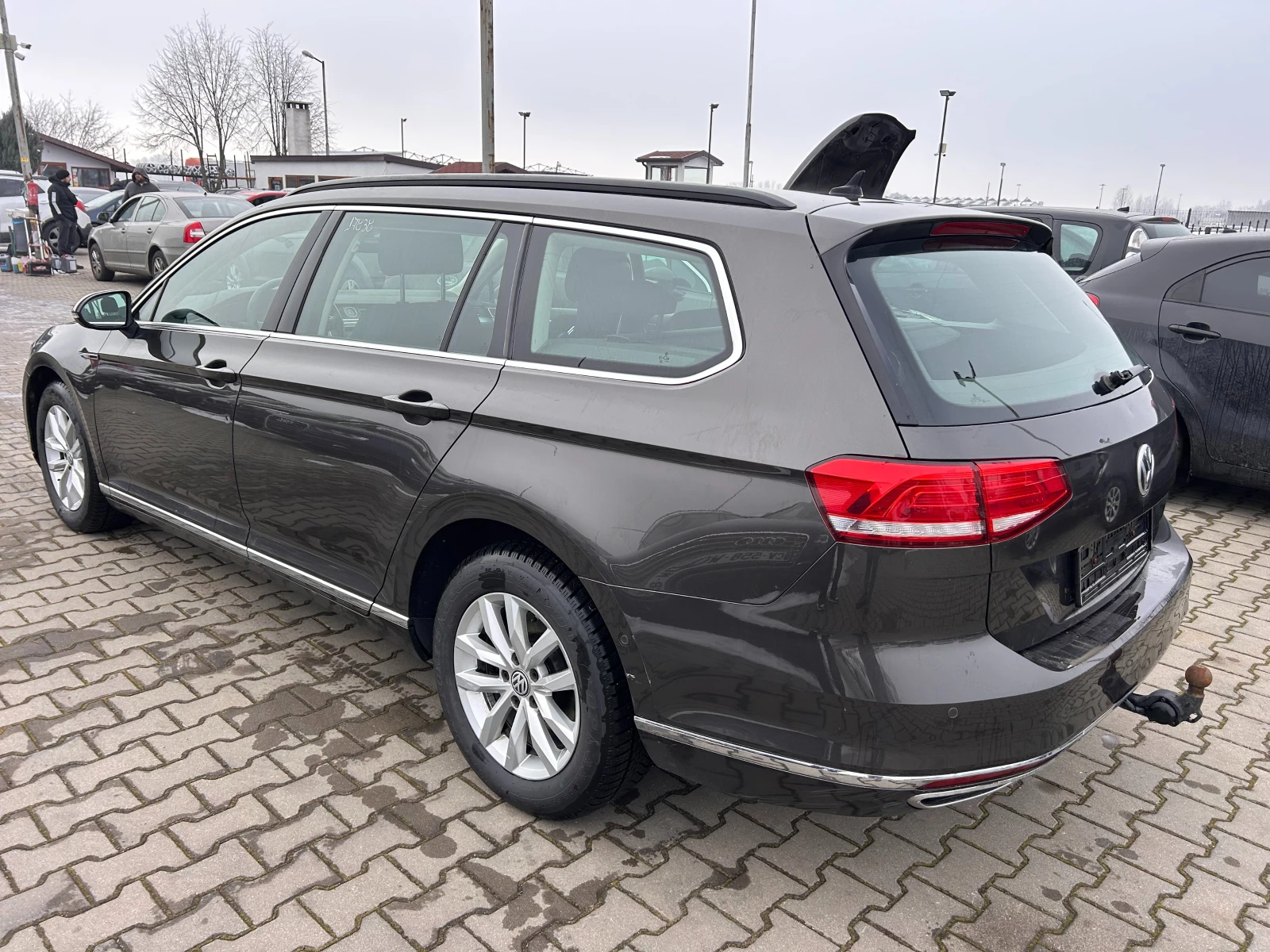 VW Passat 2.0TDI 4MOTION/AVTOMAT/NAVI  - изображение 8