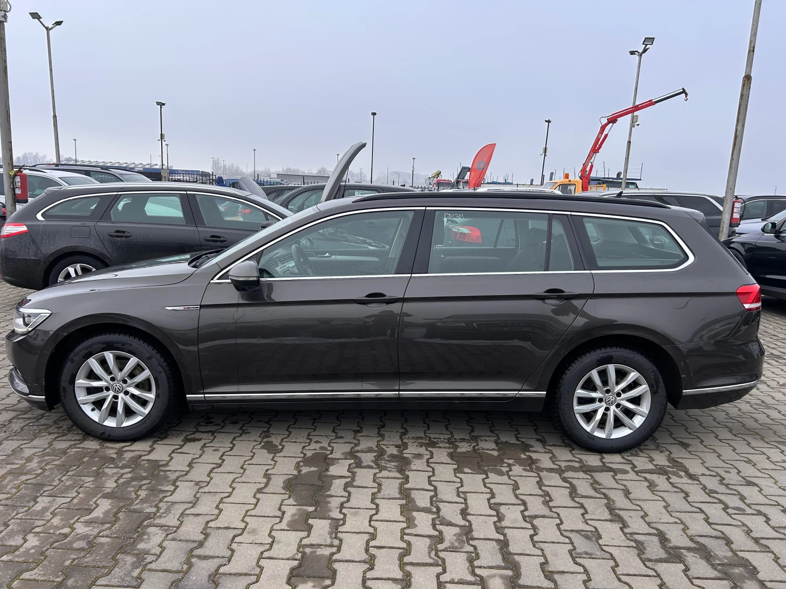 VW Passat 2.0TDI 4MOTION/AVTOMAT/NAVI  - изображение 9