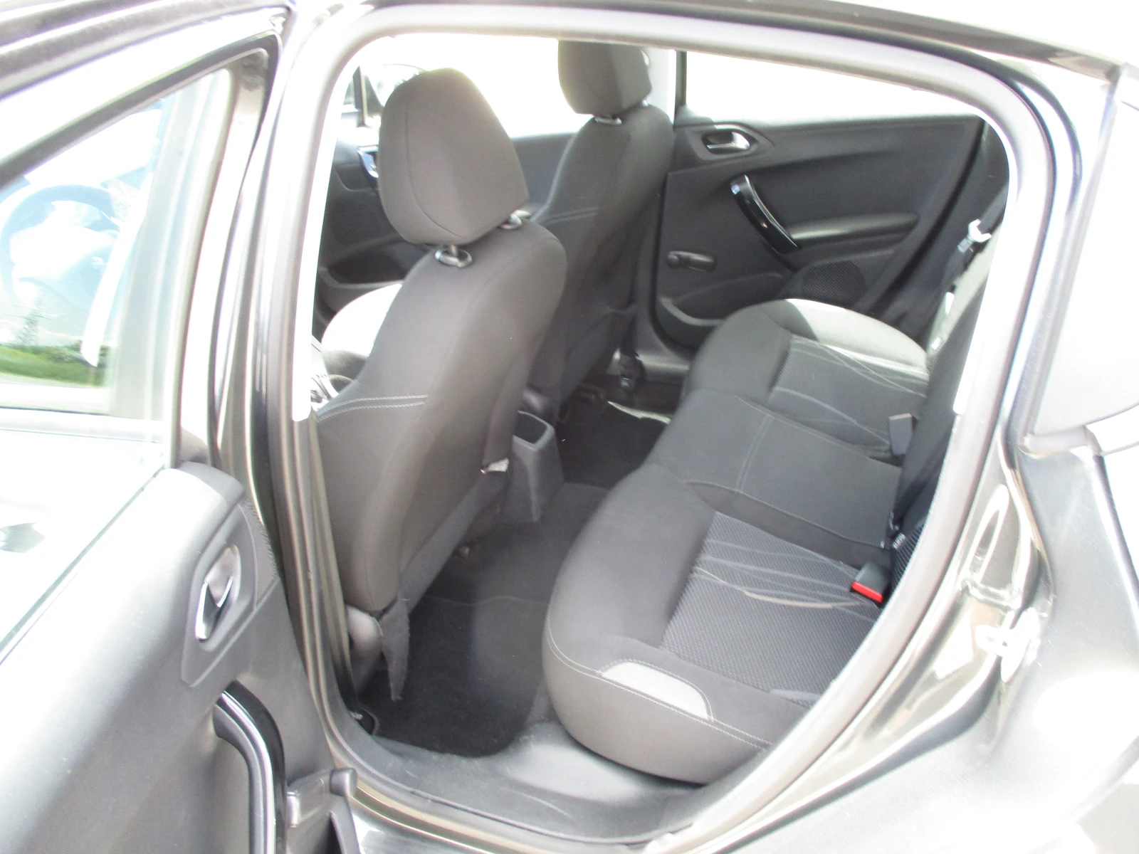 Peugeot 208 1.4 -/  | Mobile.bg   11