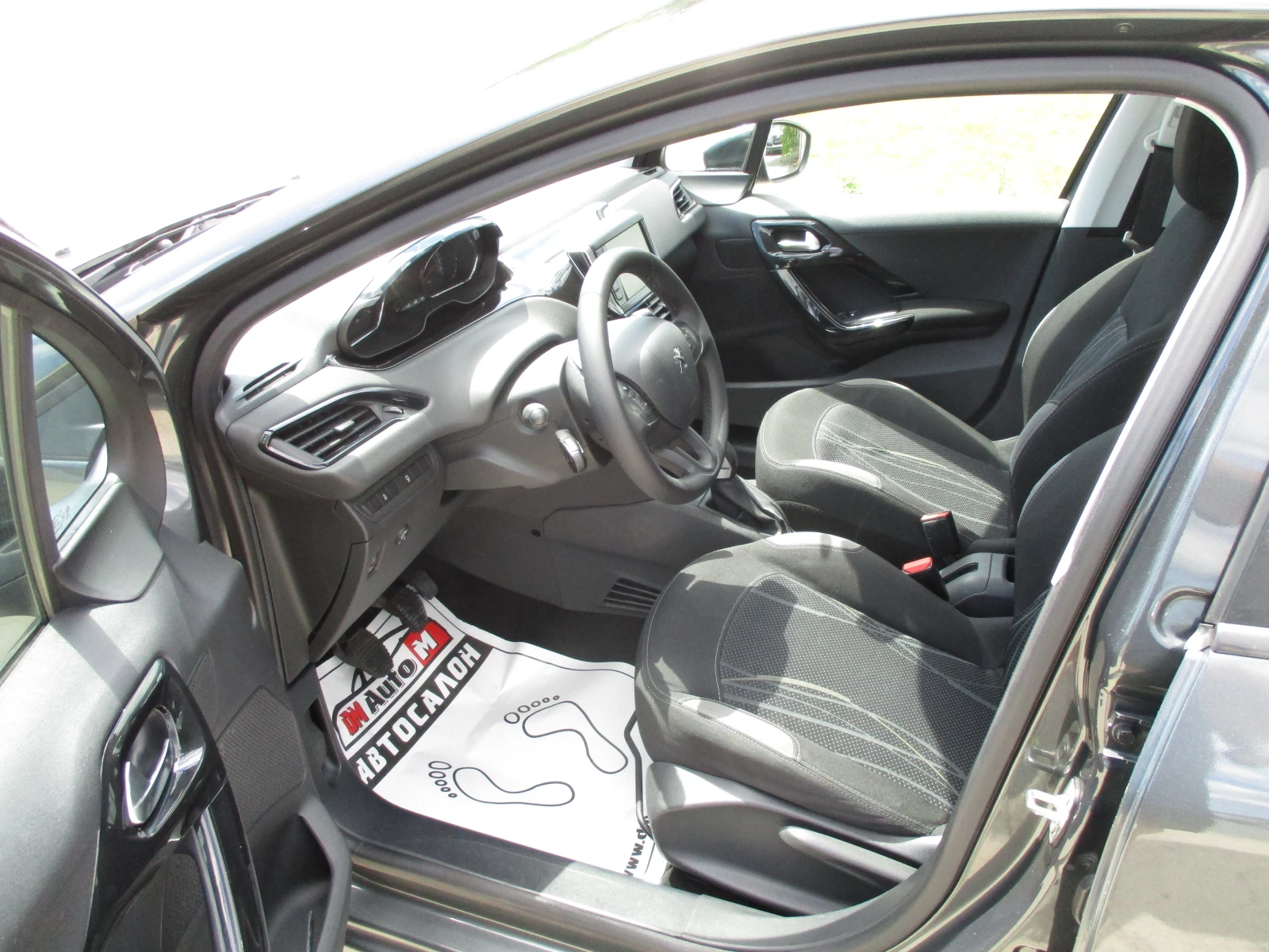 Peugeot 208 1.4 ГАЗ-БЕНЗИН/КАТО НОВА - изображение 9