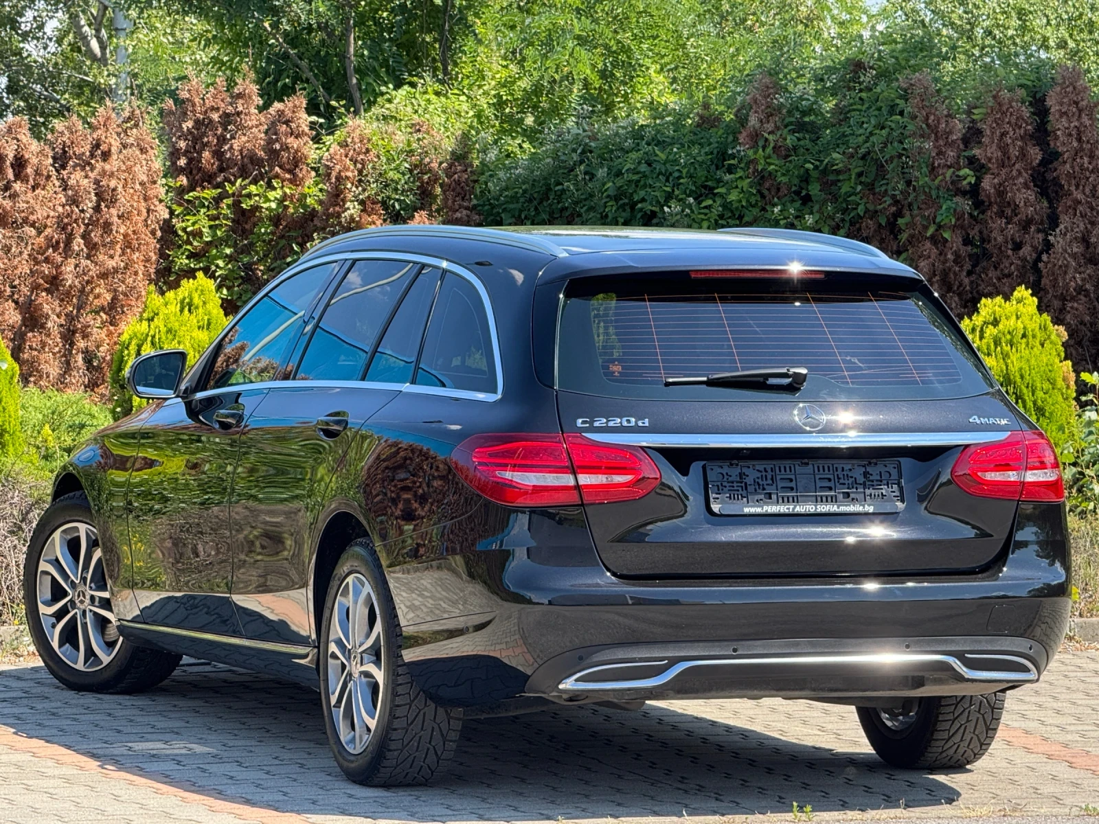 Mercedes-Benz C 220 2.2d-9G-TRONIC-4MATIC-КОЖА-НАВИ-КАМЕРА-LED-УНИКАТ! - изображение 3