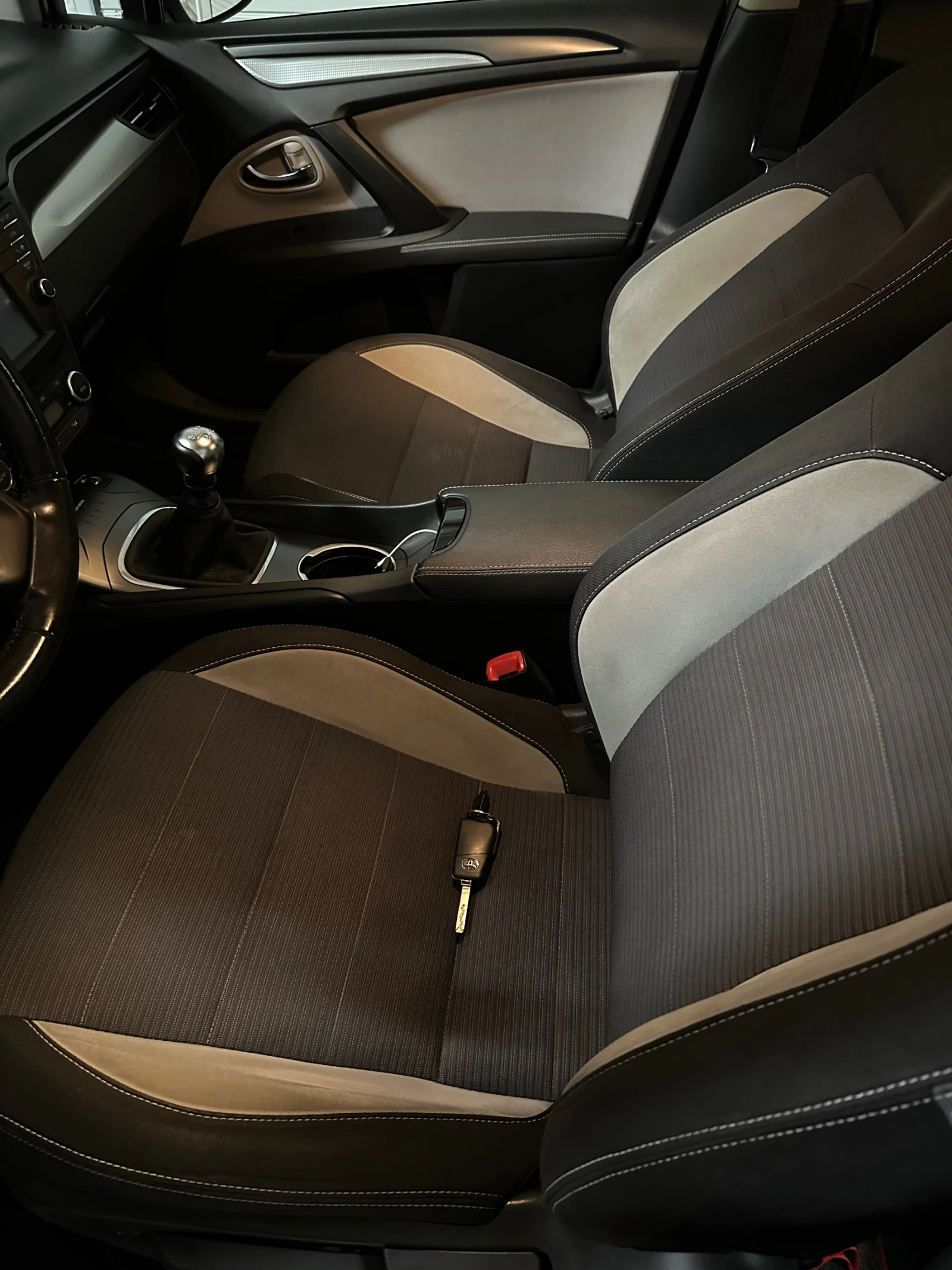 Toyota Avensis T27 | Mobile.bg   13