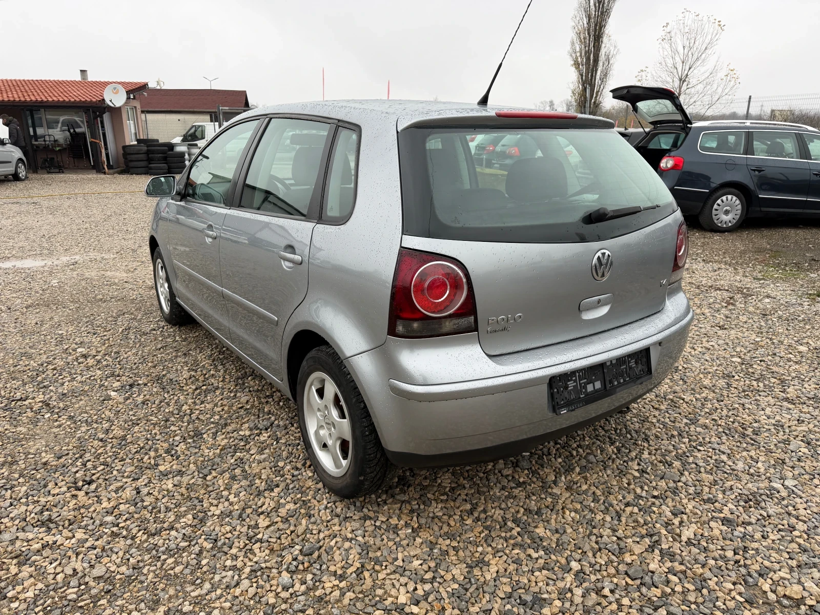 VW Polo 1.4i-80PS-КЛИМАТРОНИК - изображение 7