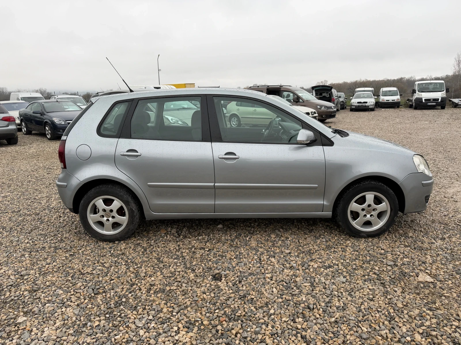 VW Polo 1.4i-80PS-КЛИМАТРОНИК - изображение 4