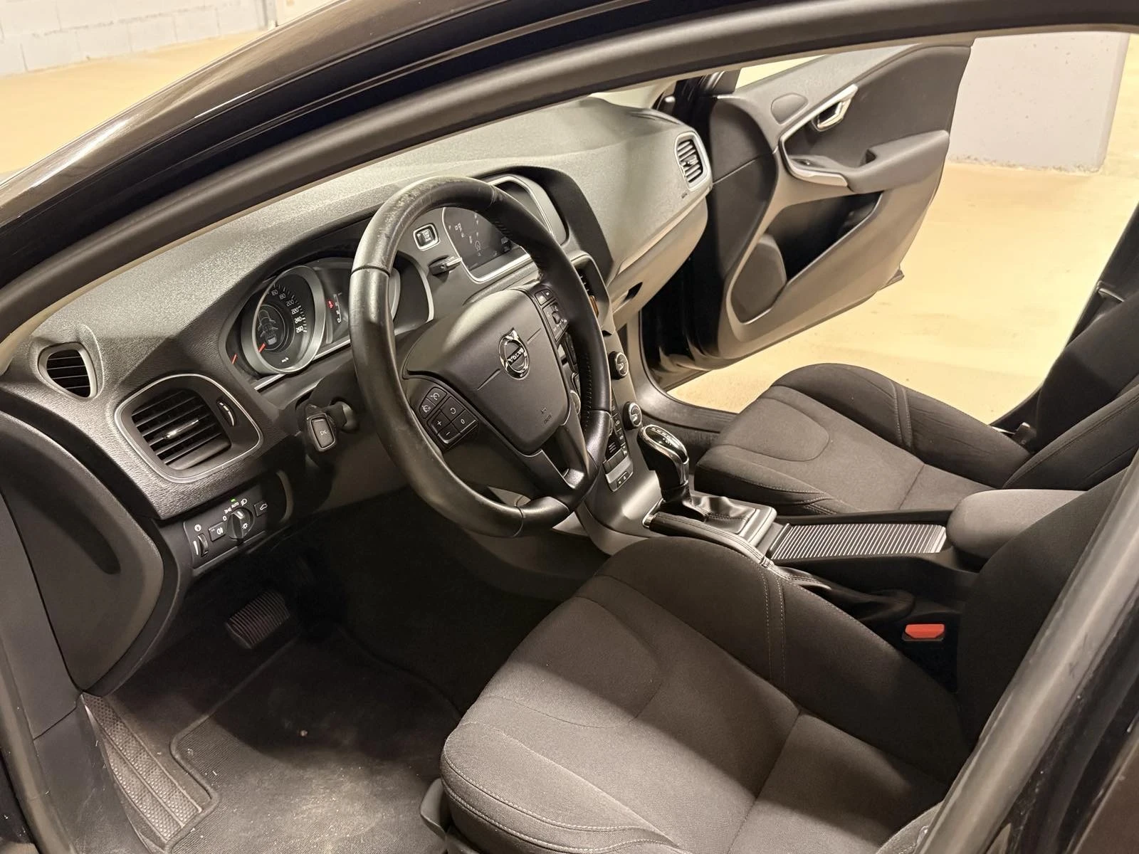 Volvo V40 D2 | Mobile.bg � ����������� 14