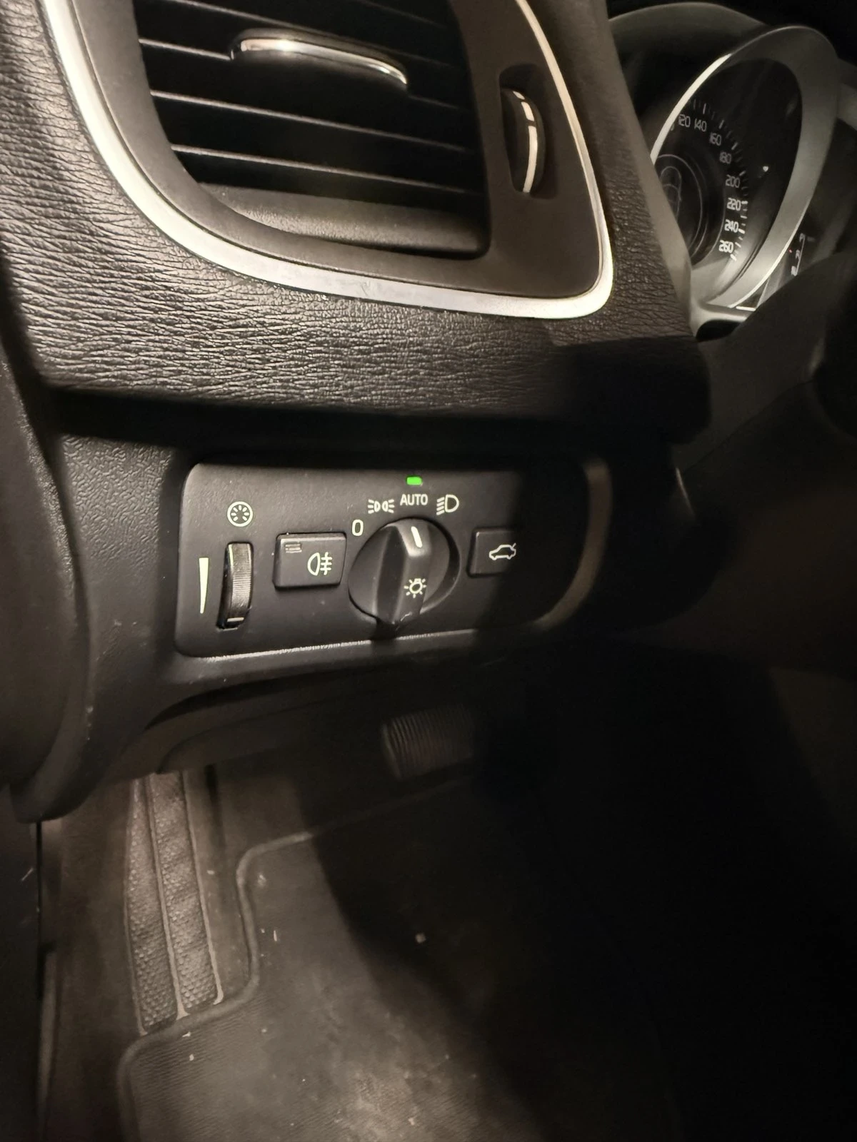 Volvo V40 D2 | Mobile.bg � ����������� 13