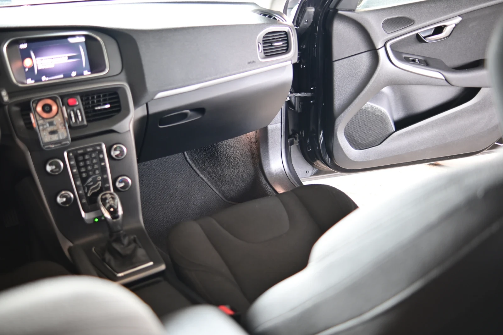 Volvo V40 D2 | Mobile.bg � ����������� 12