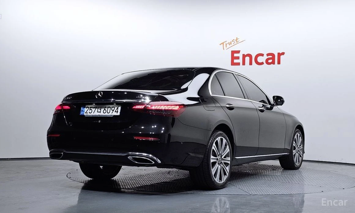 Mercedes-Benz E 250, снимка 2 - Автомобили и джипове - 53867351