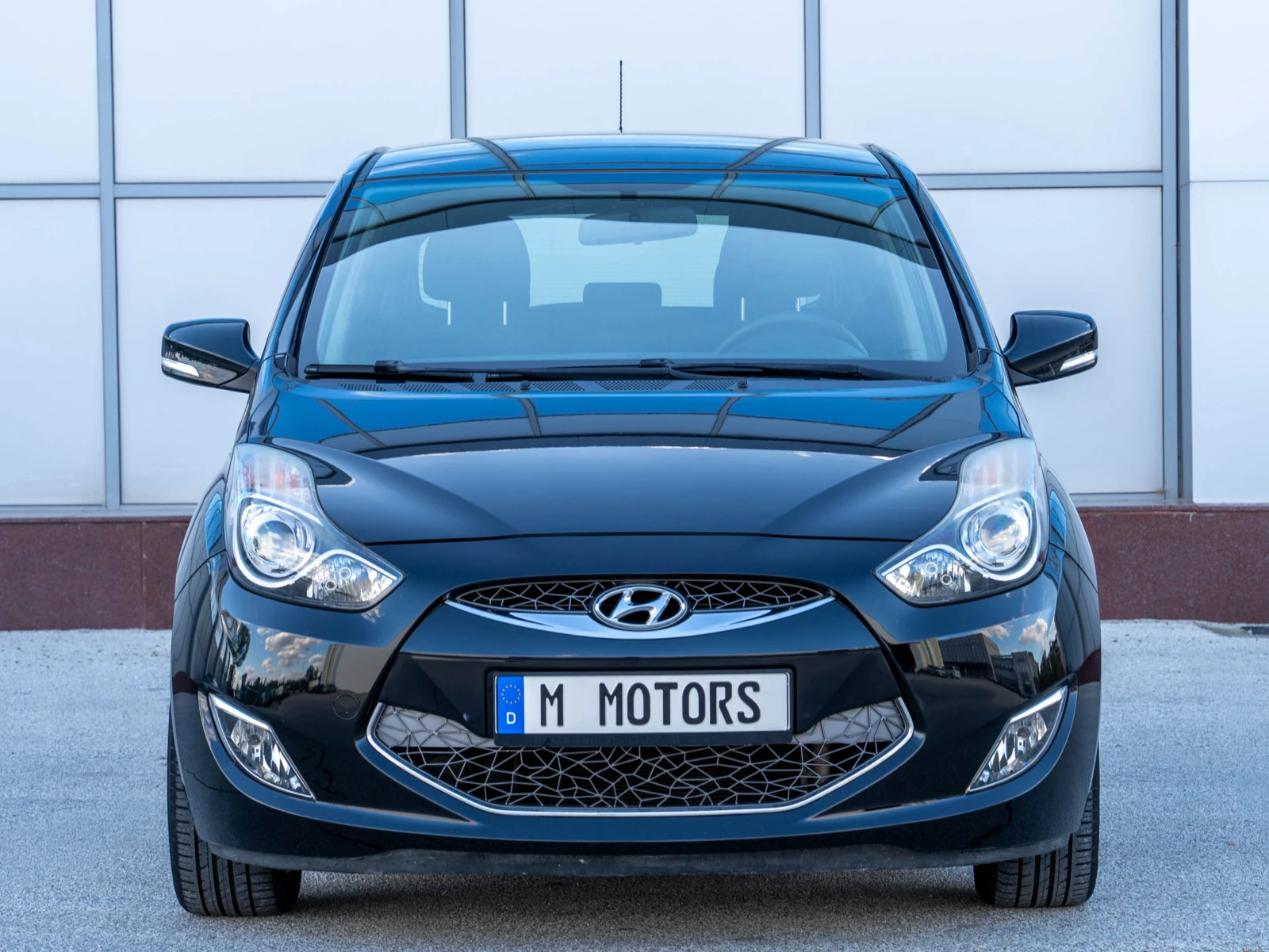 Hyundai Ix20 РЕАЛНИ КИЛОМЕТРИ КЛИМАТРОНИК , снимка 2 - Автомобили и джипове - 53945531