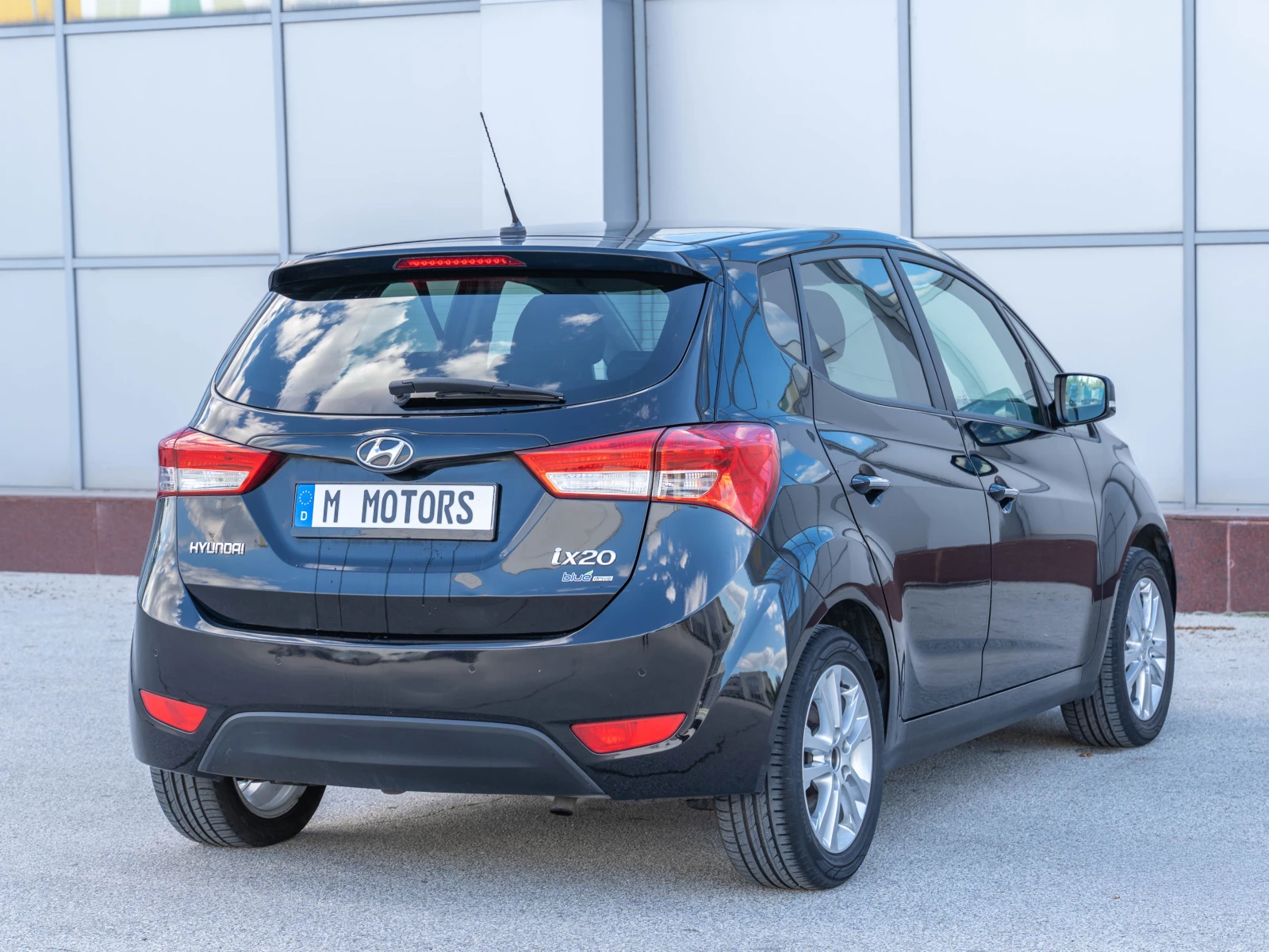 Hyundai Ix20 РЕАЛНИ КИЛОМЕТРИ КЛИМАТРОНИК , снимка 7 - Автомобили и джипове - 53945531