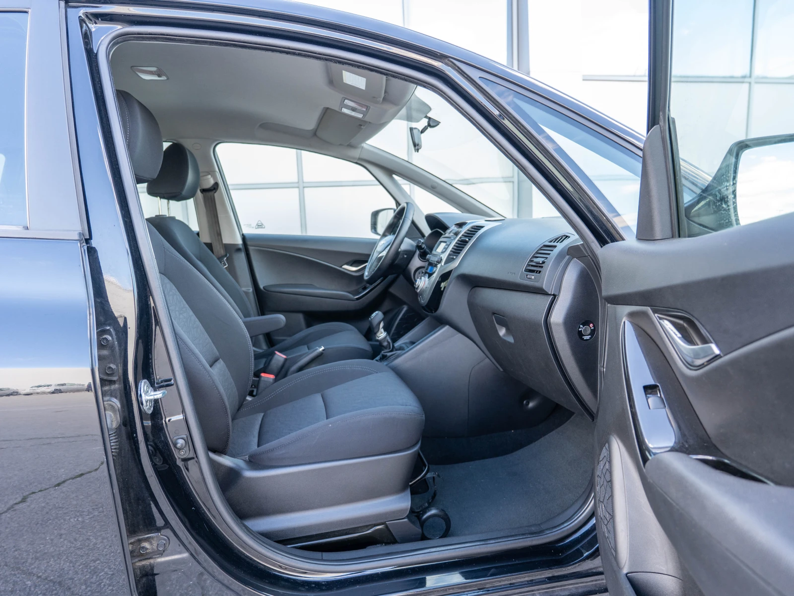 Hyundai Ix20 РЕАЛНИ КИЛОМЕТРИ КЛИМАТРОНИК , снимка 10 - Автомобили и джипове - 53945531