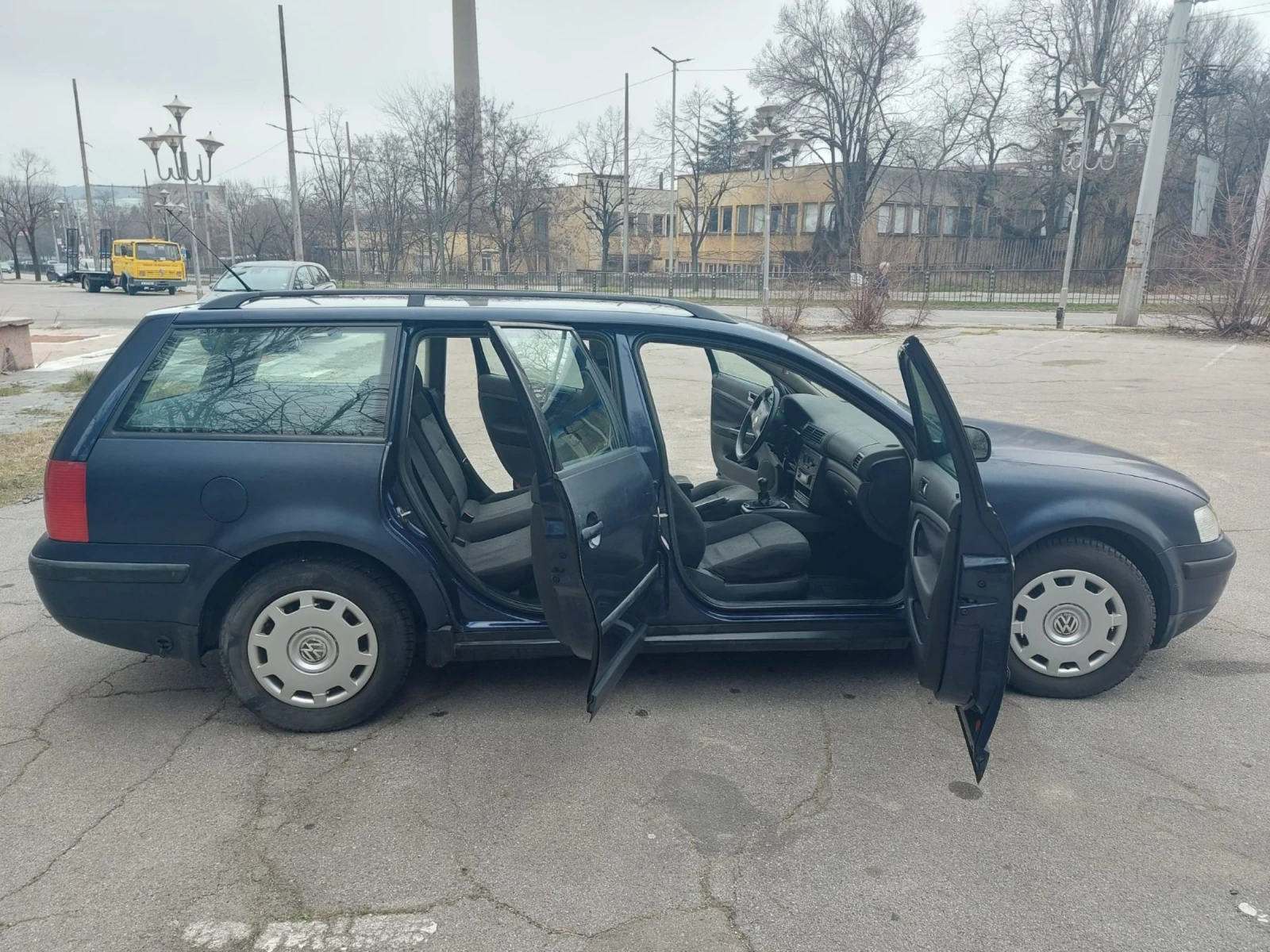 VW Passat 1.6i газ/бензин, снимка 8 - Автомобили и джипове - 54071960