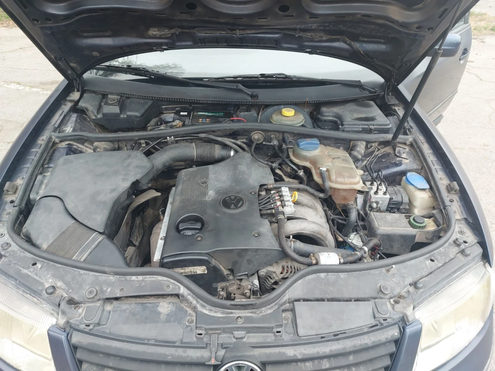 VW Passat 1.6i газ/бензин, снимка 9 - Автомобили и джипове - 54071960