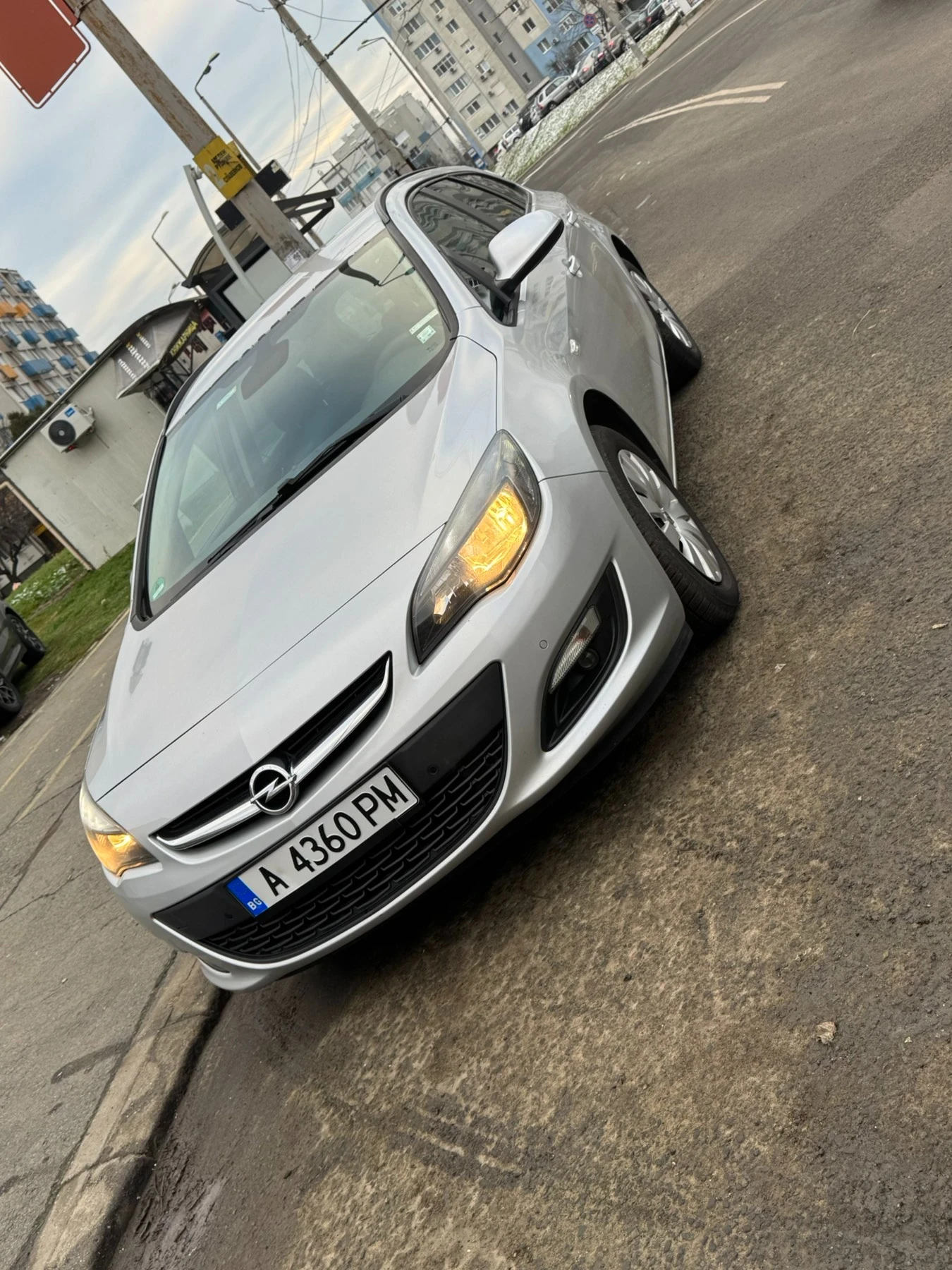 Opel Astra, снимка 2 - Автомобили и джипове - 54078342