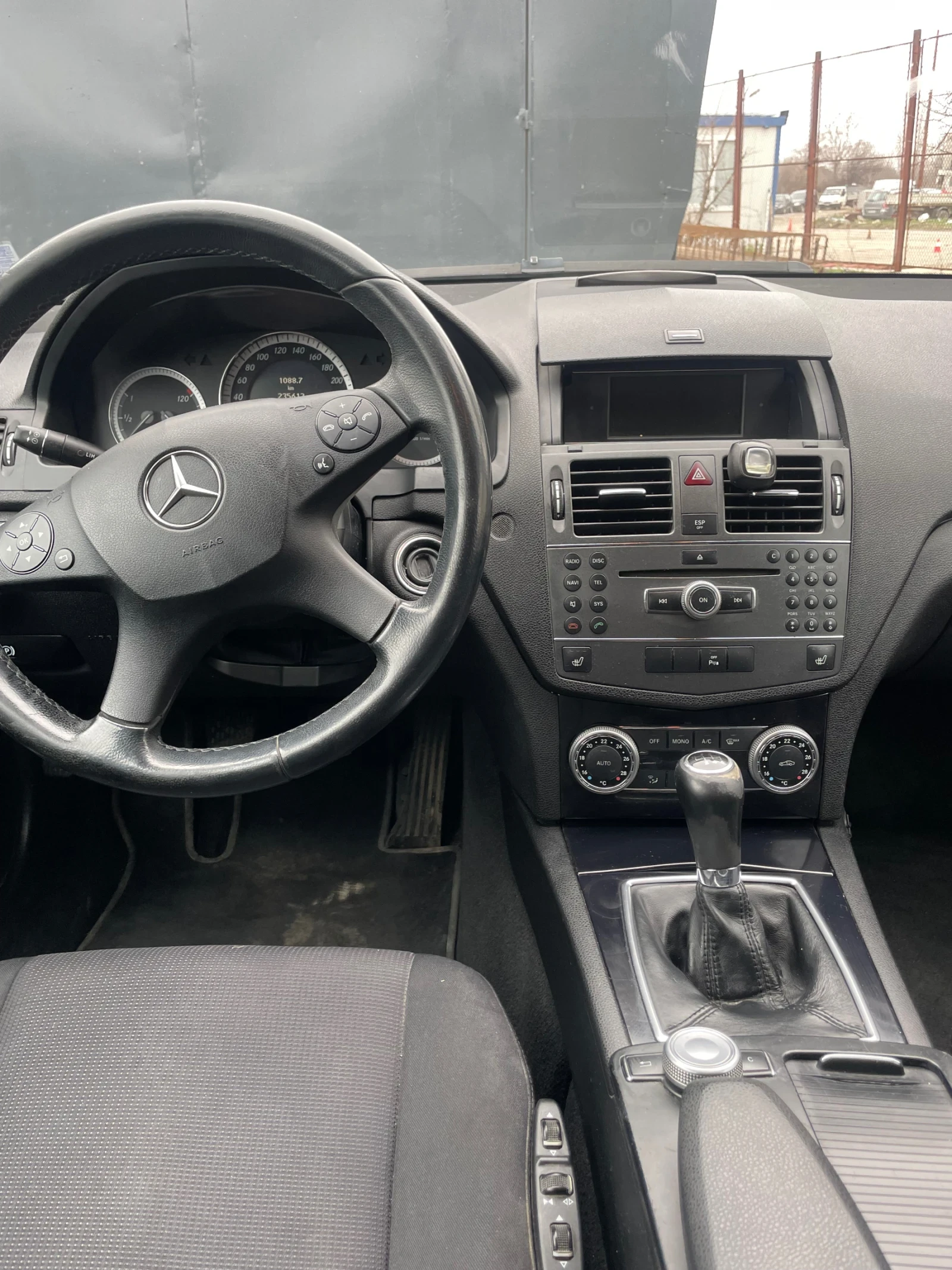 Mercedes-Benz C 200, снимка 7 - Автомобили и джипове - 54398355