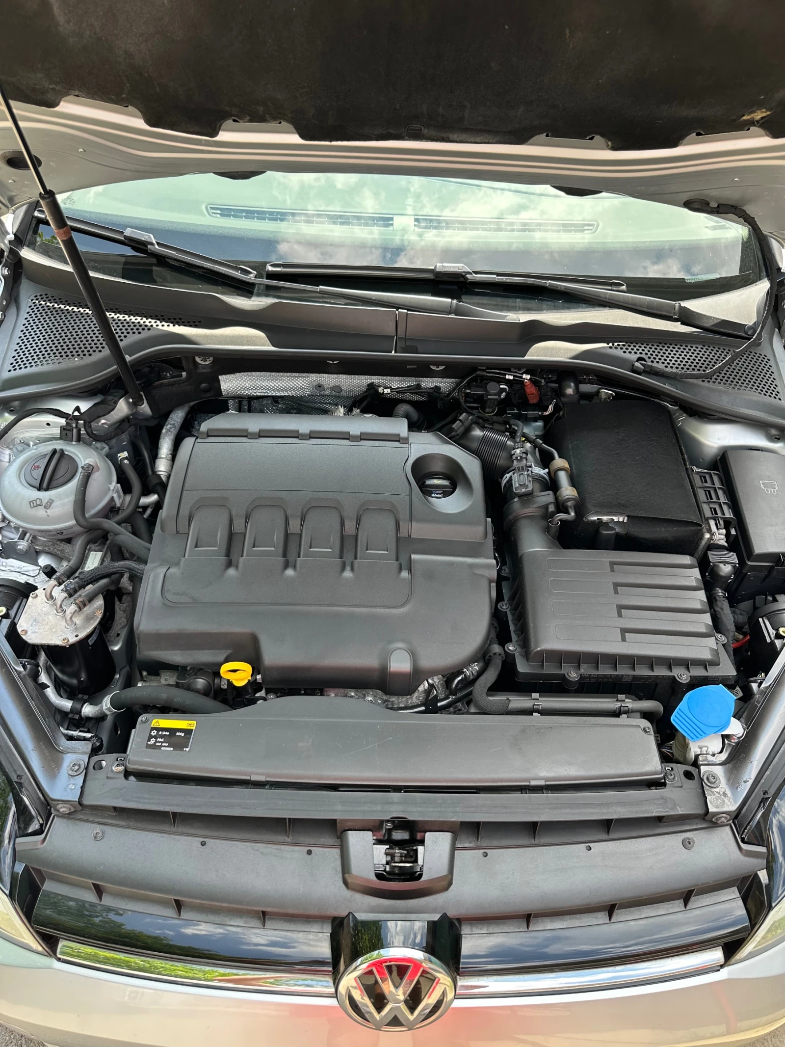 VW Golf 1.6 TDI , снимка 14 - Автомобили и джипове - 55386342