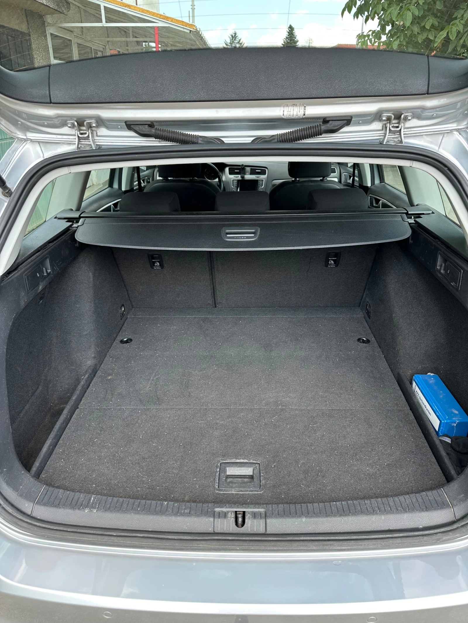 VW Golf 1.6 TDI , снимка 13 - Автомобили и джипове - 55386342