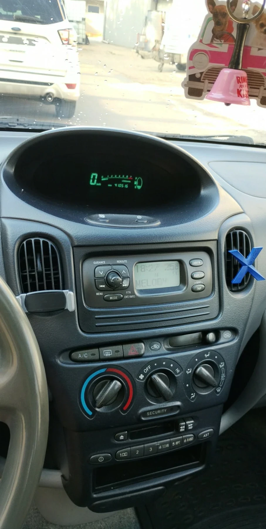 Toyota Yaris verso, снимка 10 - Автомобили и джипове - 55364253