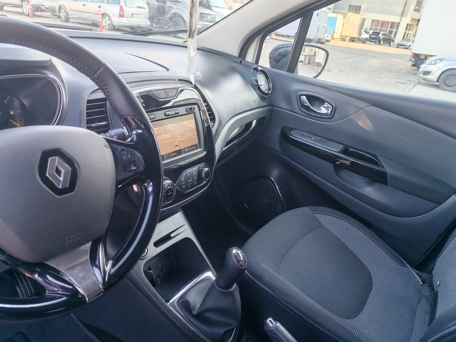 Renault Captur СПЕШНО!!!, снимка 10 - Автомобили и джипове - 55450198