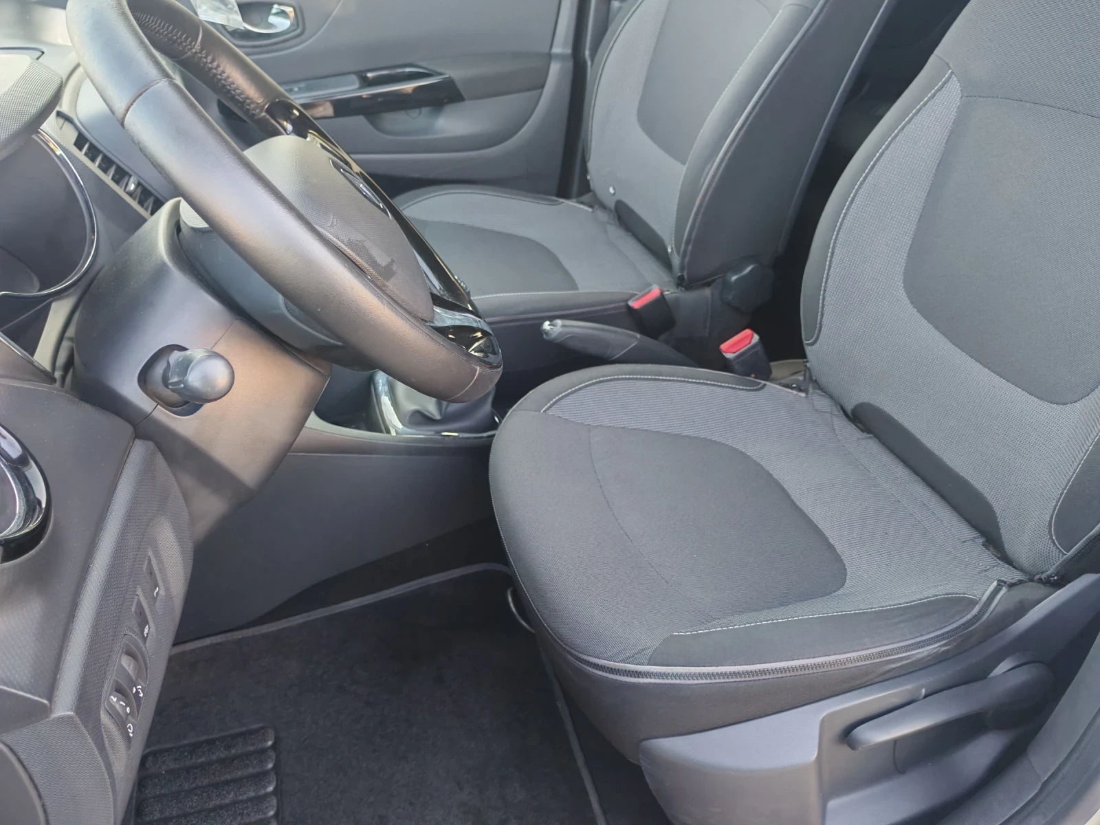 Renault Captur СПЕШНО!!!, снимка 9 - Автомобили и джипове - 55450198
