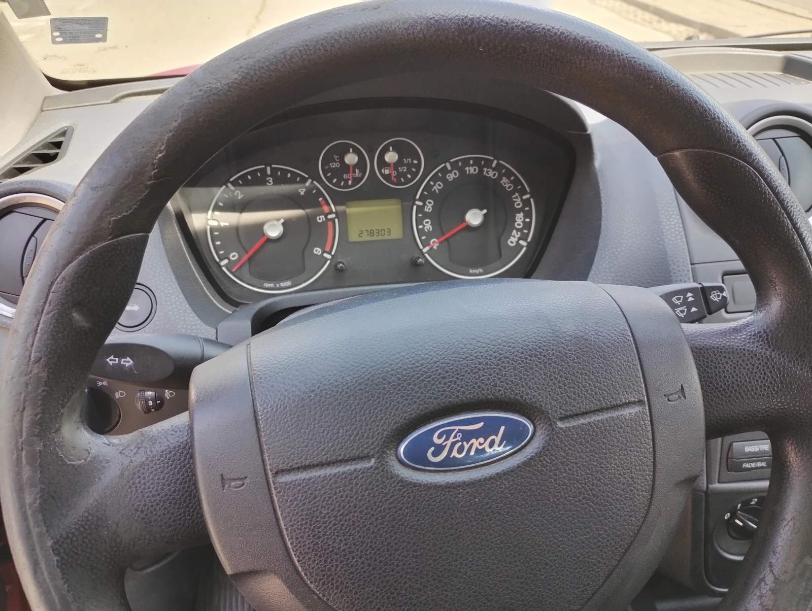 Ford Fiesta 1.4 TDCI ТОВАРЕН, снимка 9 - Автомобили и джипове - 56135957