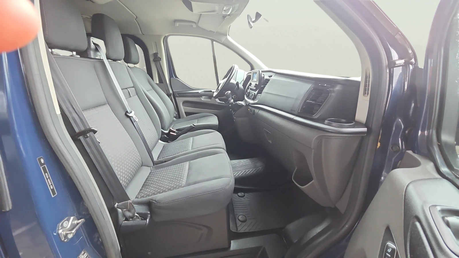 Ford Transit Custom 2.0L, снимка 9 - Автомобили и джипове - 56714993
