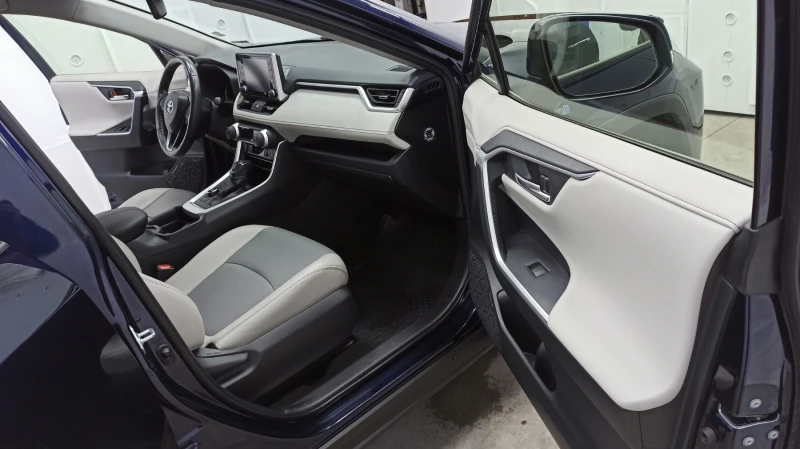 Toyota Rav4 HSD Luxury AWD, снимка 12 - Автомобили и джипове - 53094504