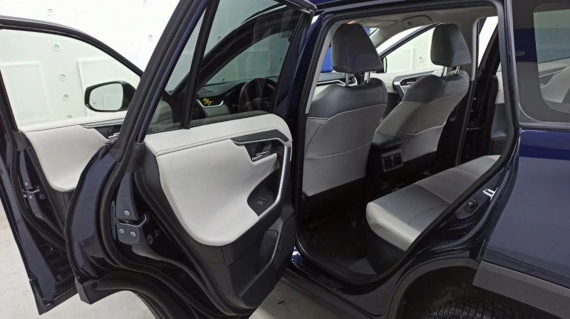 Toyota Rav4 HSD Luxury AWD, снимка 7 - Автомобили и джипове - 53094504