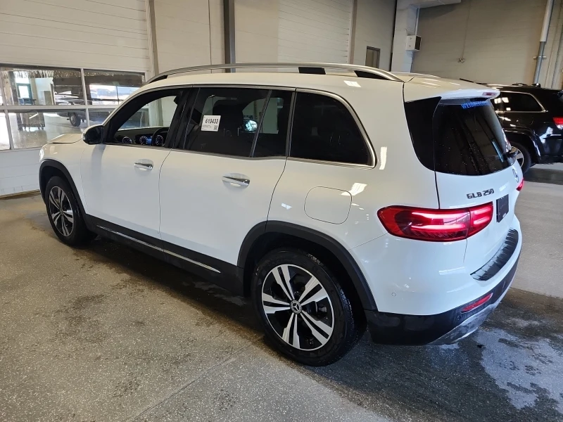 Mercedes-Benz GLB 250 * * CARFAX * * АВТО КРЕДИТ * * , снимка 4 - Автомобили и джипове - 53457731